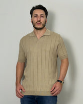 Polo em Tricot Texturizado Gola V