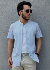 Camisa De Mangas Curtas Com Gola Padre Em Linho