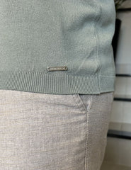 Polo em Tricot Gola V