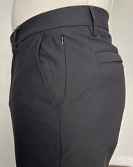 Calça Com Bolsos E Passantes No Cós