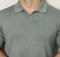 Polo em Tricot Gola V