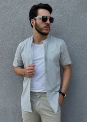 Camisa De Mangas Curtas Com Gola Padre Em Linho